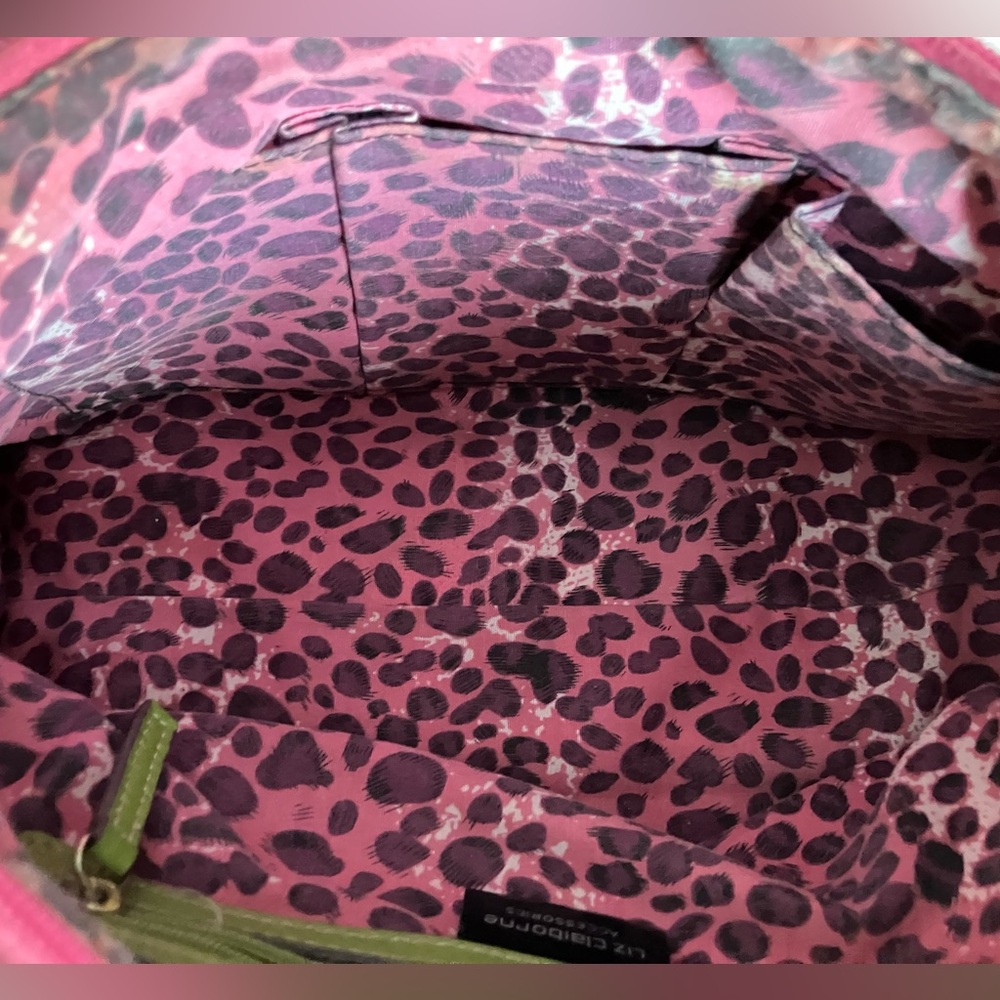 IN GREAT CONDITION! LIZ CLAIBORNE HOT PINK VEGAN LEATHER SHOULDER BAG HANDBAG - Picture 10 of 11